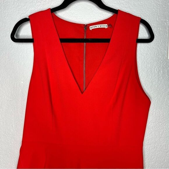 Alice + Olivia Asymmetrical Callie Cherry Red Mini V-Neckline Dress Size 12 - Picture 4 of 13